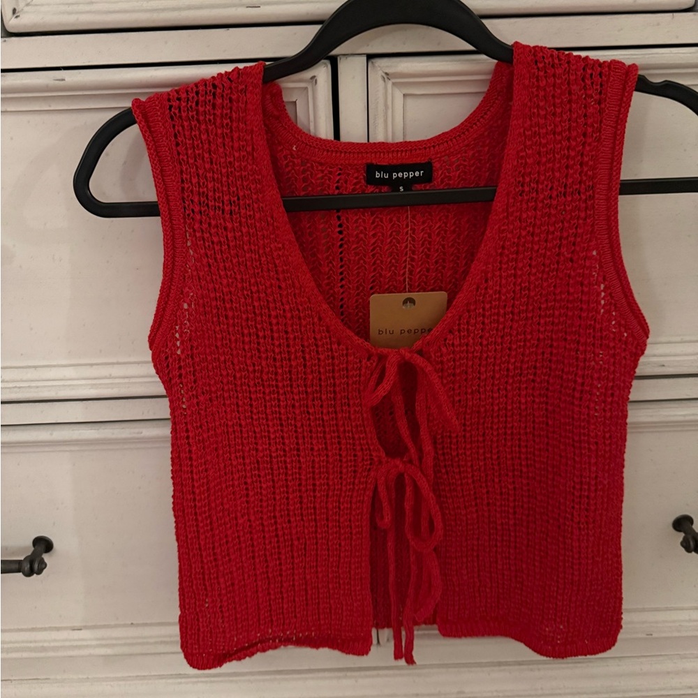Blu Pepper Red Knit Tie-Front Sleeveless Tank